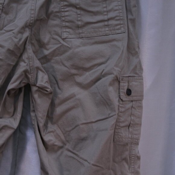Lee Khaki Cargo Capris - Picture 12 of 15